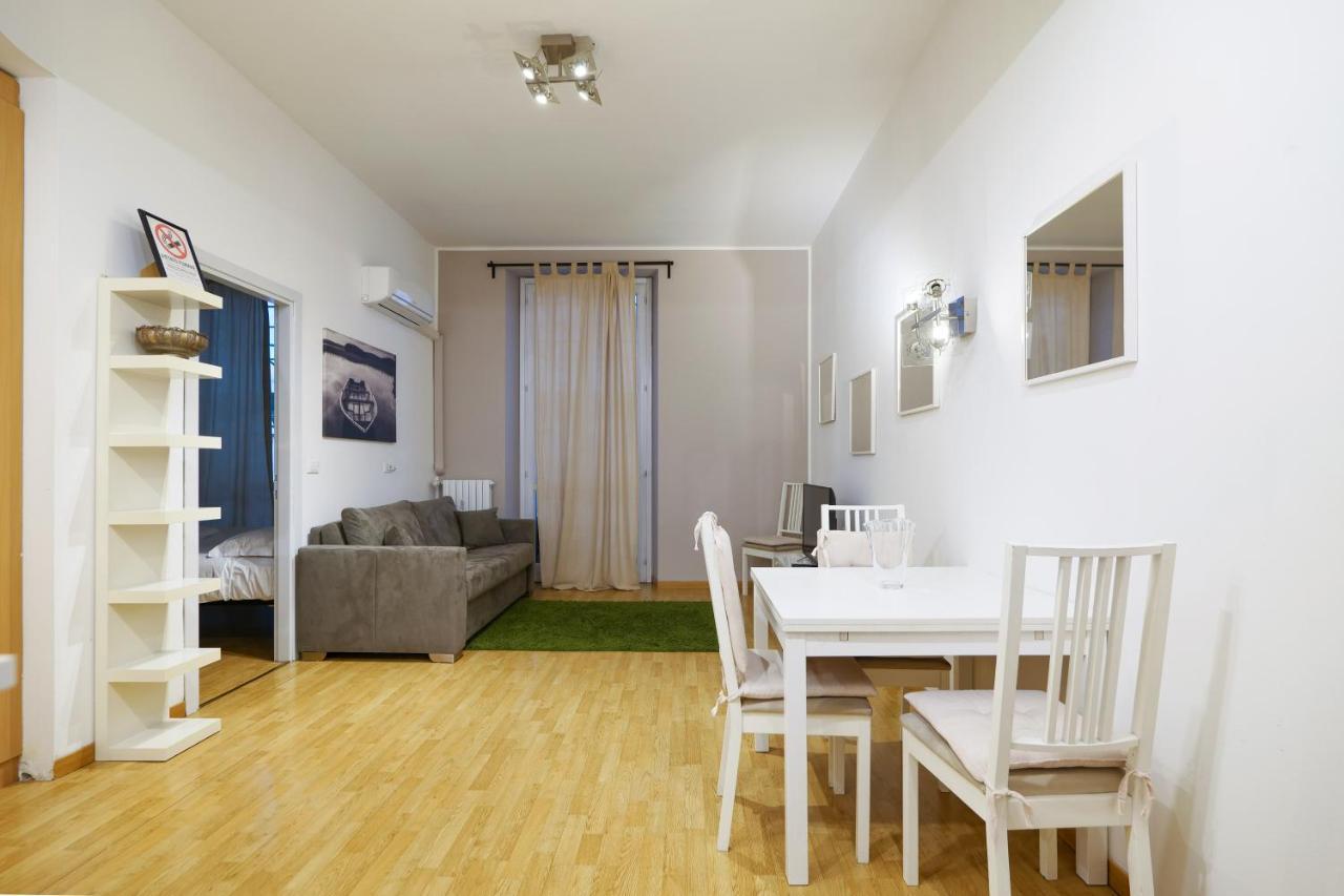 Luminoso Appartamento Con Balcone In Cadorna Μιλάνο Εξωτερικό φωτογραφία