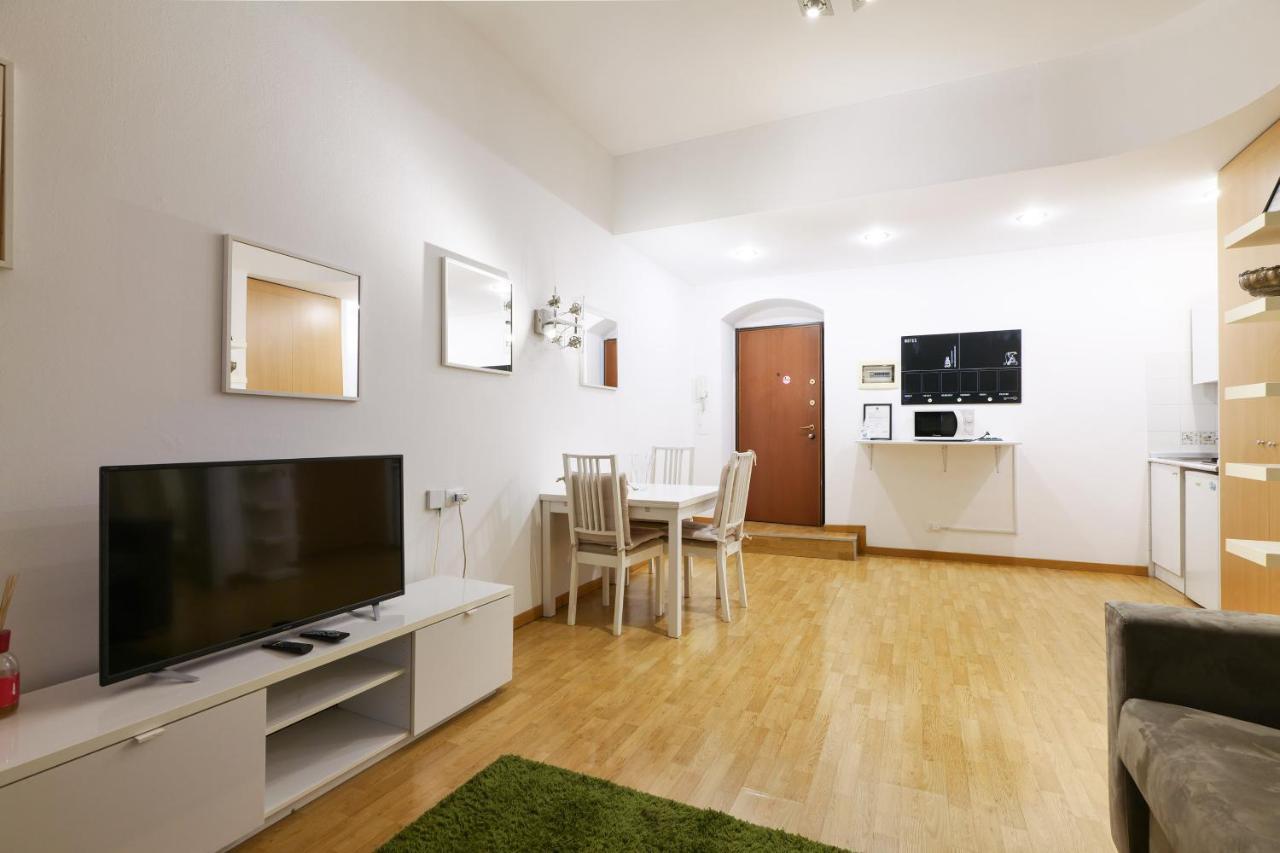Luminoso Appartamento Con Balcone In Cadorna Μιλάνο Εξωτερικό φωτογραφία