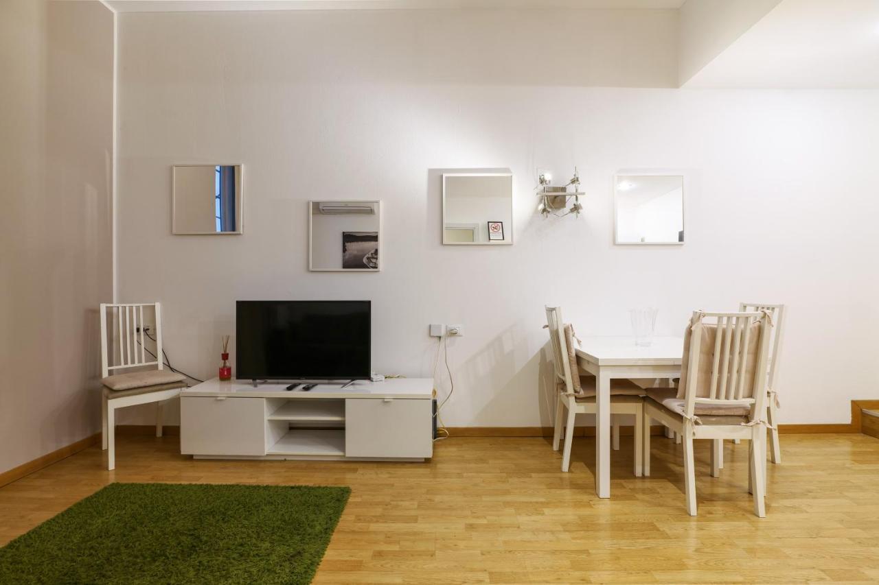 Luminoso Appartamento Con Balcone In Cadorna Μιλάνο Εξωτερικό φωτογραφία