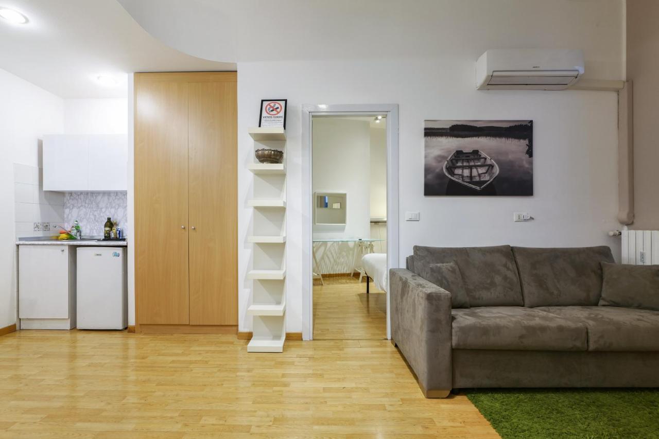 Luminoso Appartamento Con Balcone In Cadorna Μιλάνο Εξωτερικό φωτογραφία